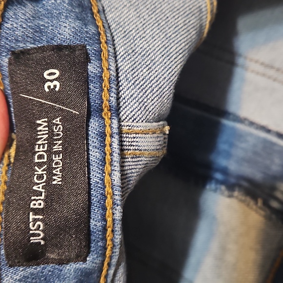 Just Black Patch Pocket Wide-Leg Crop High-Rise Jeans - Picture 10 of 13